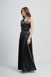 Abito formale nero in raso, perfetto per serate notturne