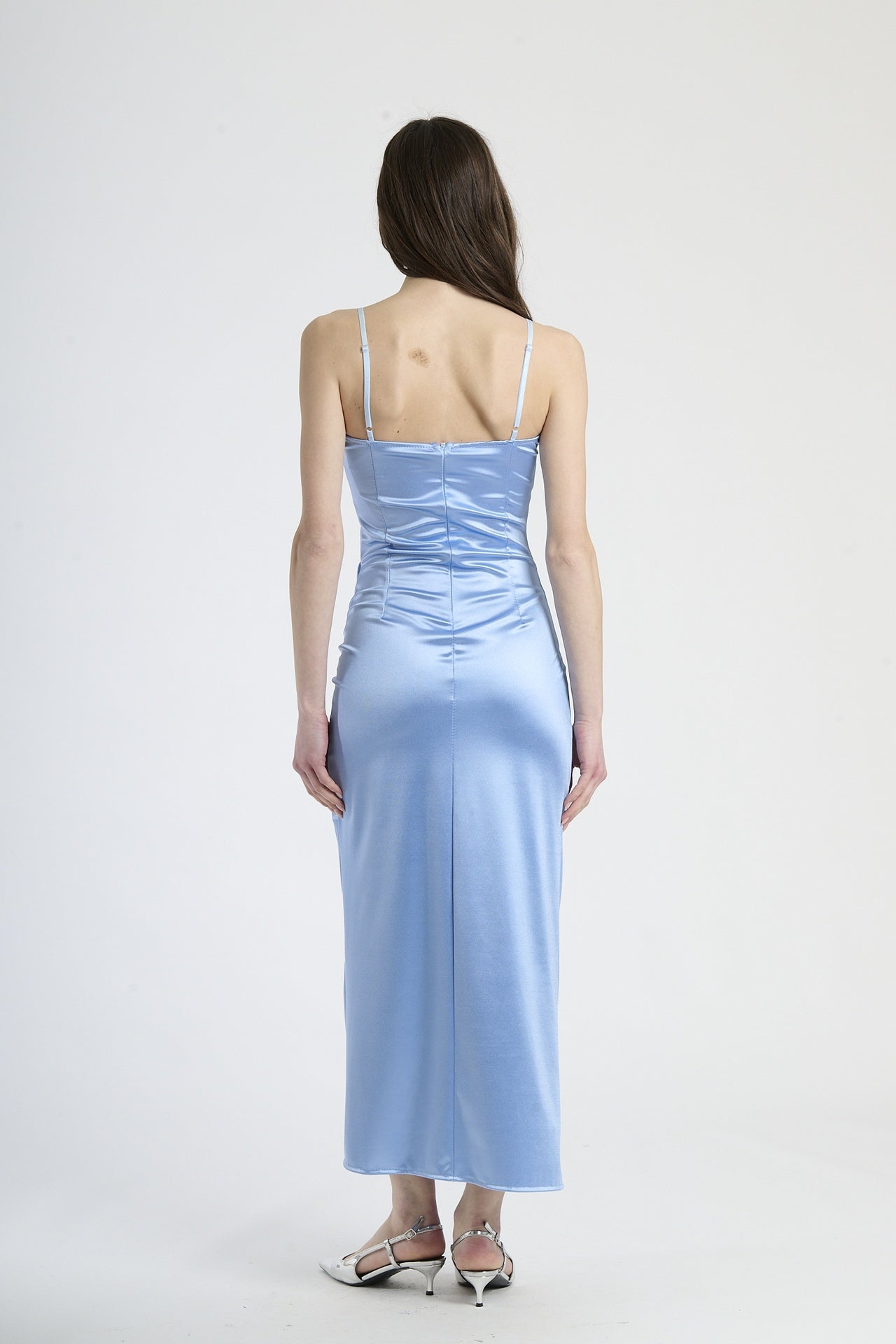 Abito elegante azzurro, taglio dritto con drappeggio e scollatura a fascia