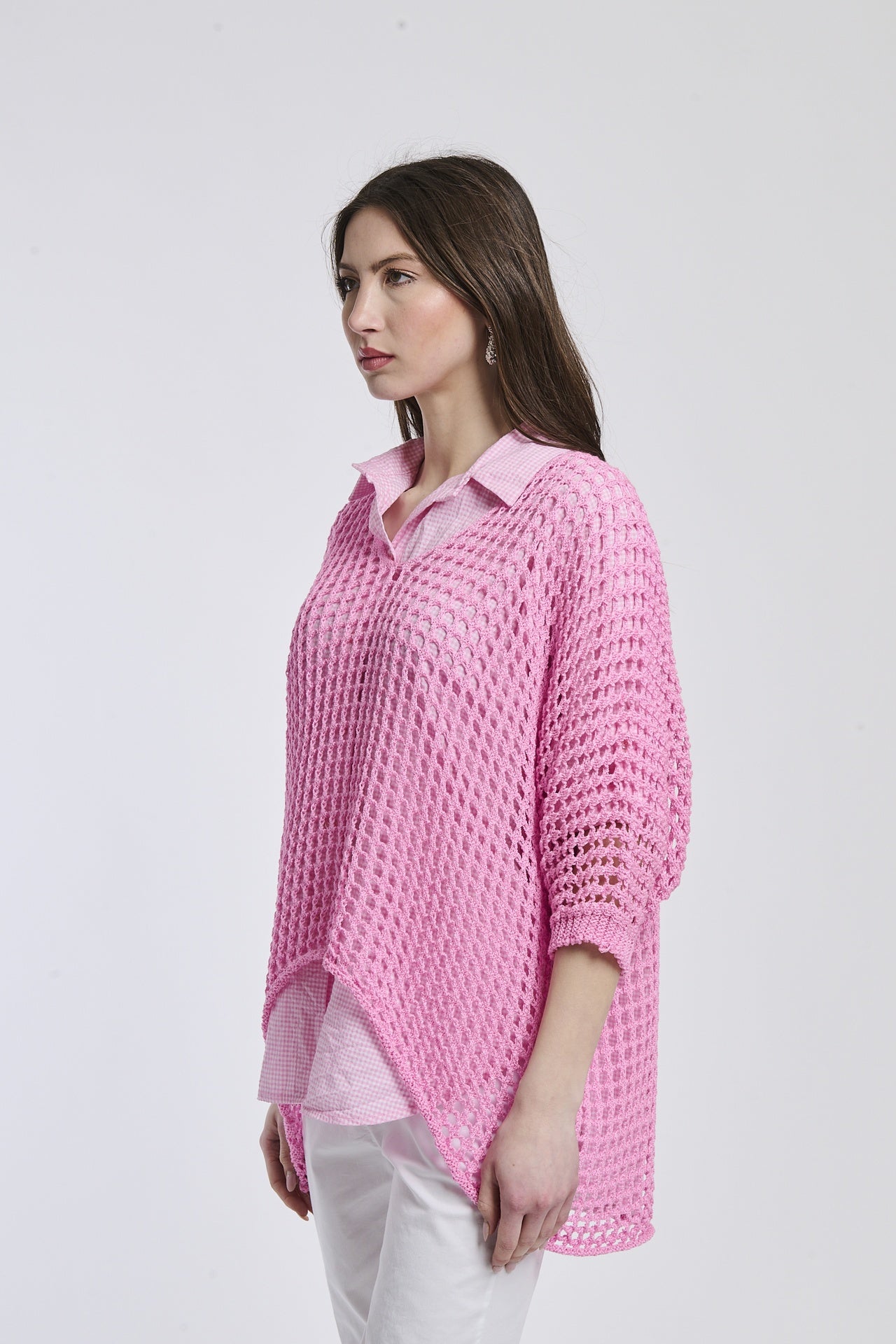 Maglione rosa baby a coste tenui con colletto e taglio innocuo