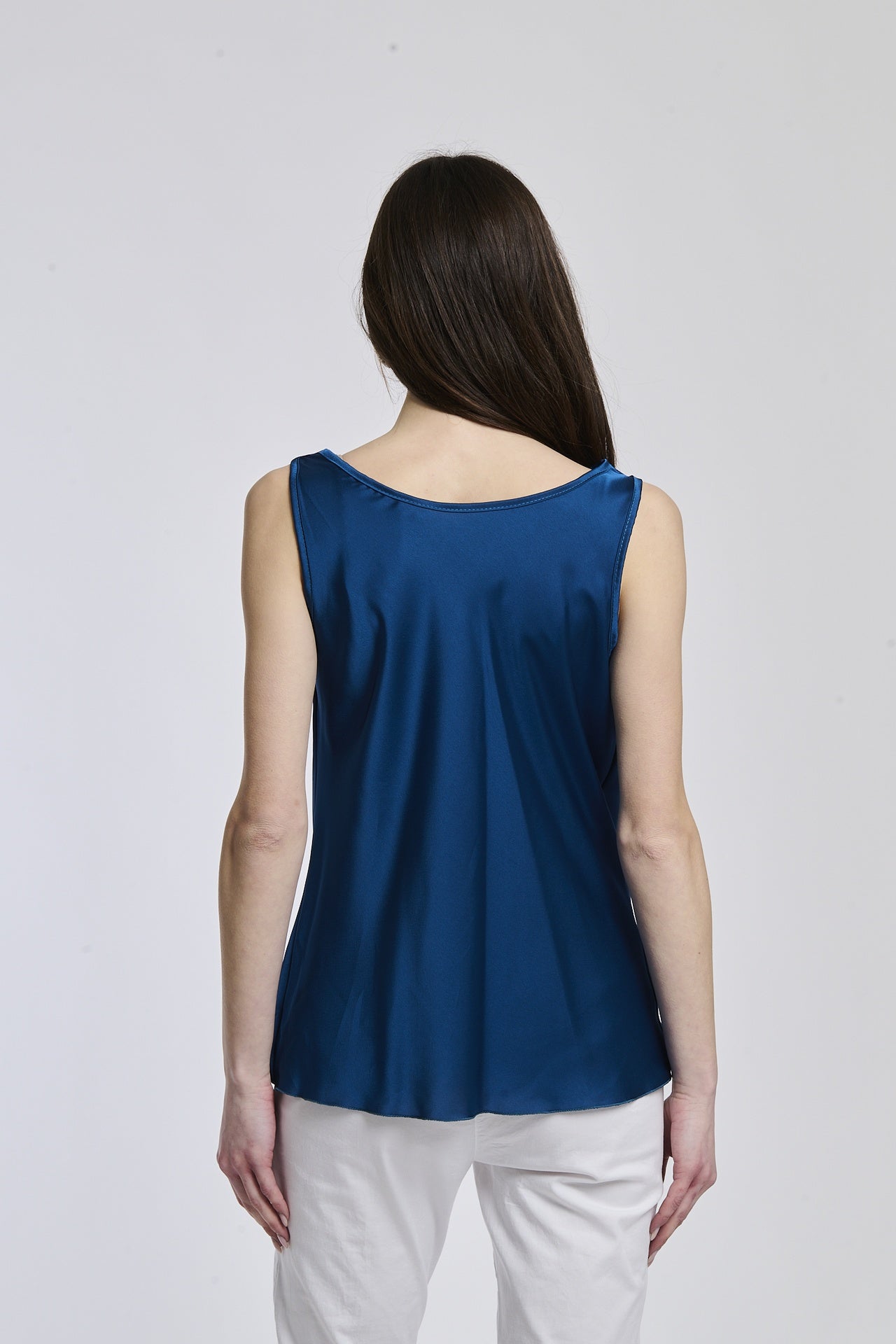 Canotta ottanio dalcollo avvolgente accattivante