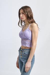 Canotta a bretelle sottili in pizzo lilla, stile elegante bohemien