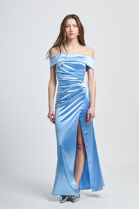 Abito da cerimonia azzurro in raso, perfetto per eventi formali e serate speciali