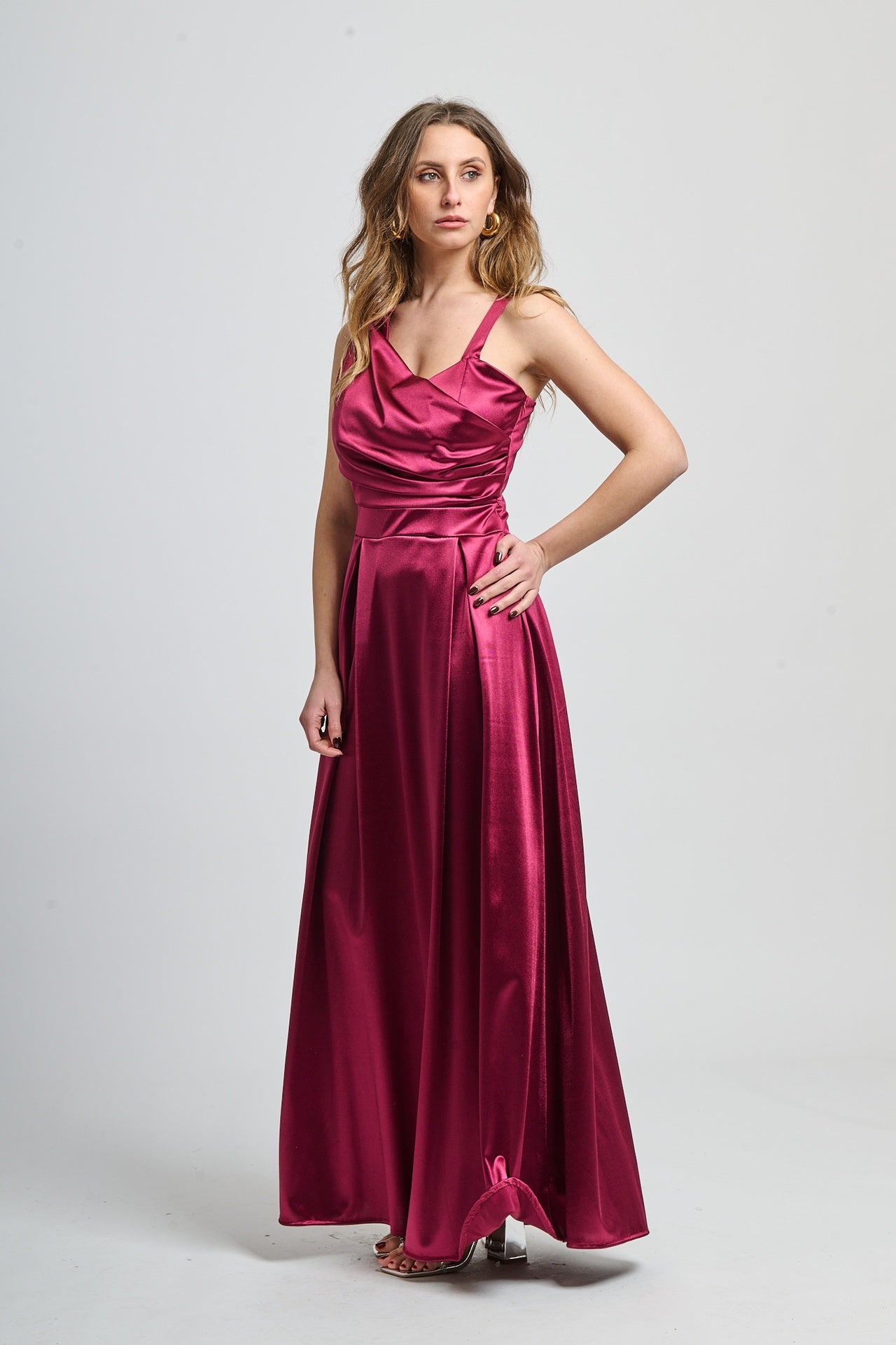 Abito formale bordo in raso, perfetto per occasioni speciali