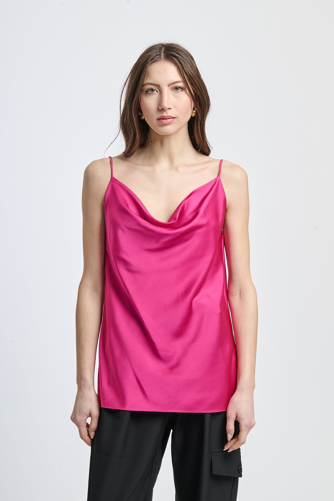 Canotta fuxia in seta concollo drappé accattivante