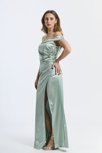 Abito formale salvia con taglio raffinato, ideale per occasioni eleganti