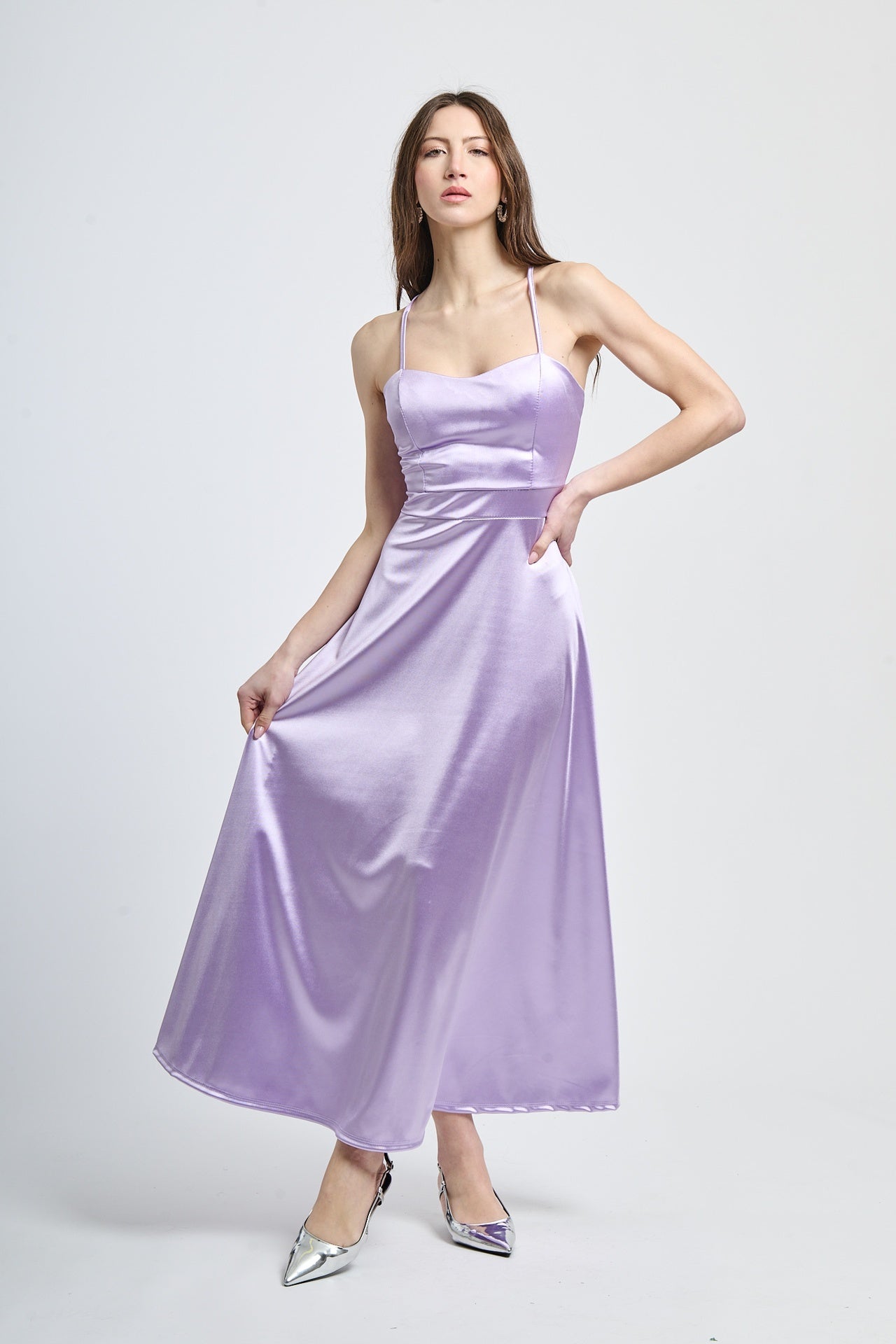 Abito lungo lilla in raso affascinante, spalline sottili e scollatura a V unica, design romantico e glamour