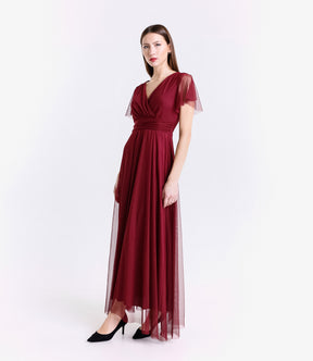 Tulle vino accattivante, scollo profondo, maniche ruffle, atmosfera affascinante