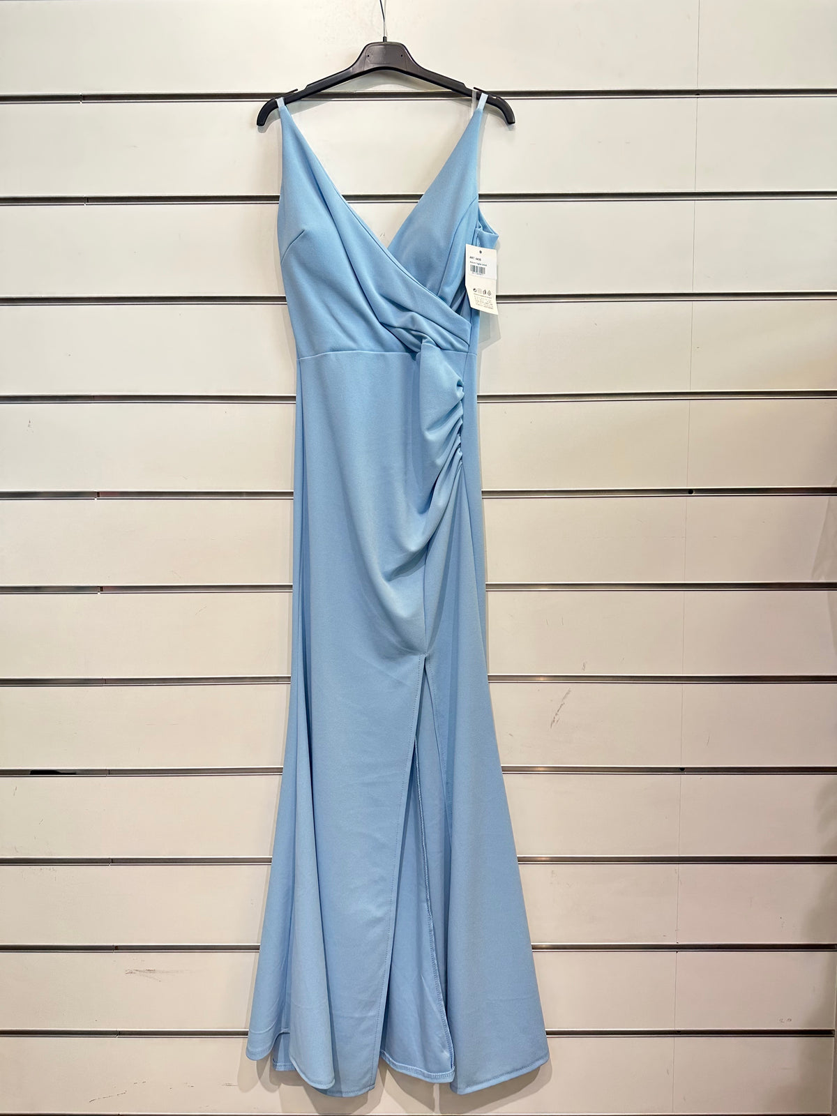 Abito “Loreta” – Eleganza drappeggiata con spacco frontale