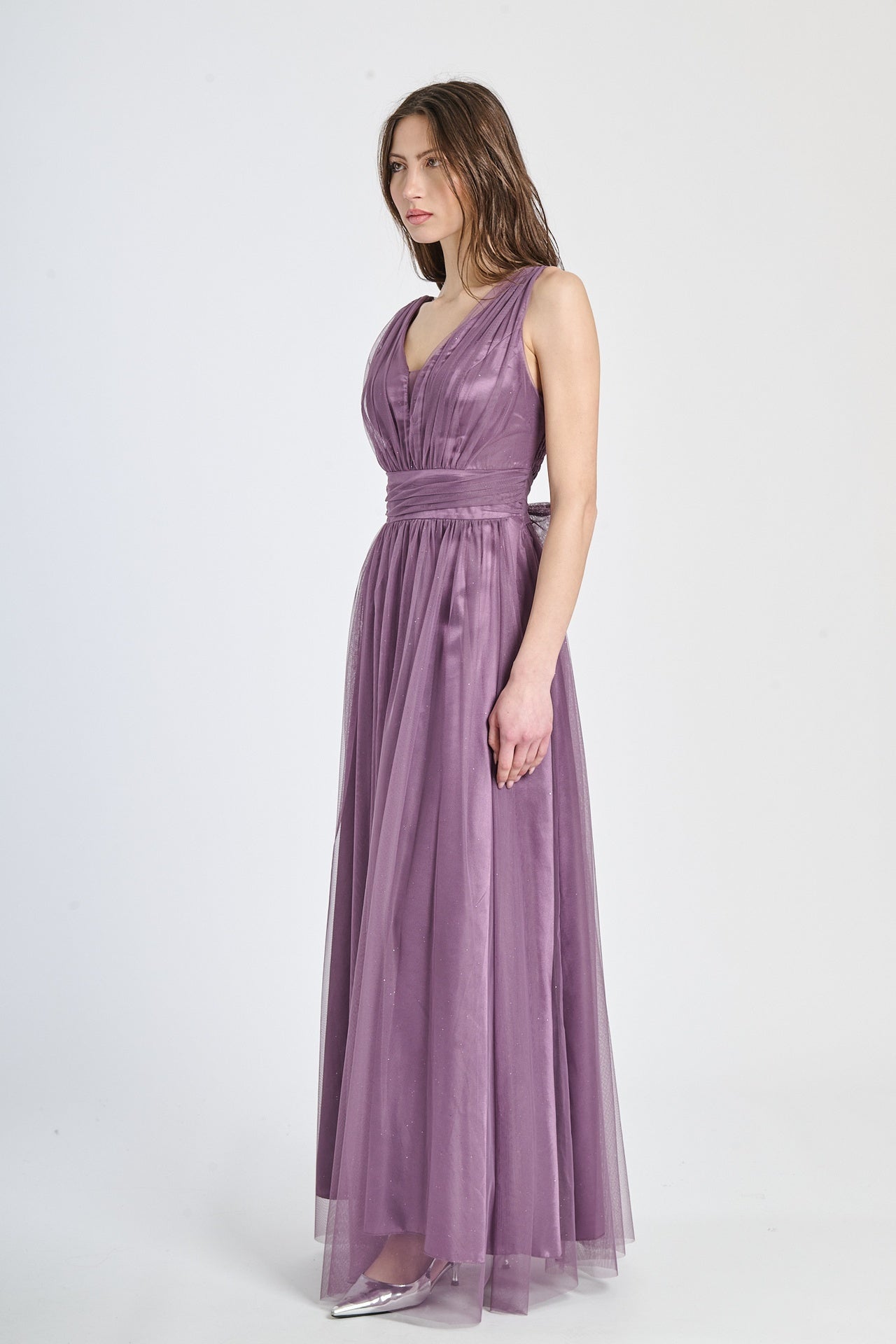 Abito lungo viola senza maniche, ideale per eventi formali e bridal party