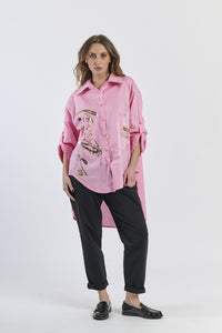 Camicia rosa oversize, idea fresca per la primavera