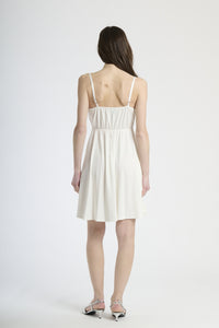 Vestito elegante bianco, silhouette slim con scollatura a V e fianchi svasati