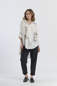 Camicia bianca oversize, base versatile per il guardaroba