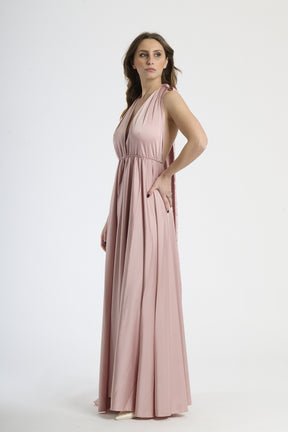Vestito estivo rosa antico, taglio lungo e scollatura a V
