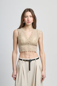 Top estivo beige in pizzo, tessuto traslucido con motivi intricati