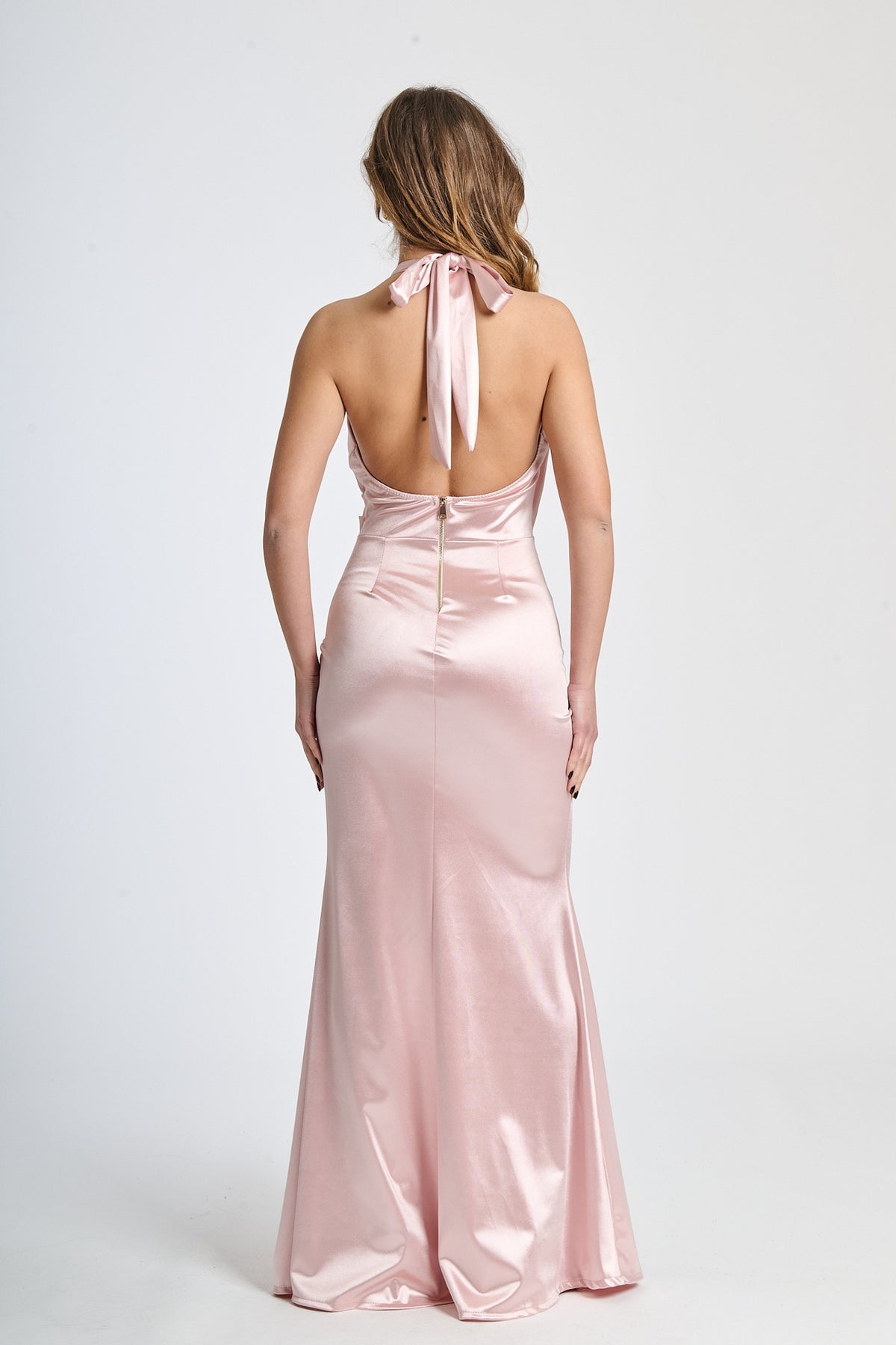 Abito formale rosa in raso, perfetto per occasioni speciali