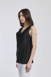 Canotta nera dalcollo avvolgente elegante