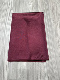 Titolo: Sciarpa "Lunara" – Eleganza satinata in tinta unita (solo lo scialle, non incluso l'abito)