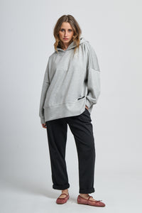 Felpa oversize grigia con cappuccio, neutra e elegante