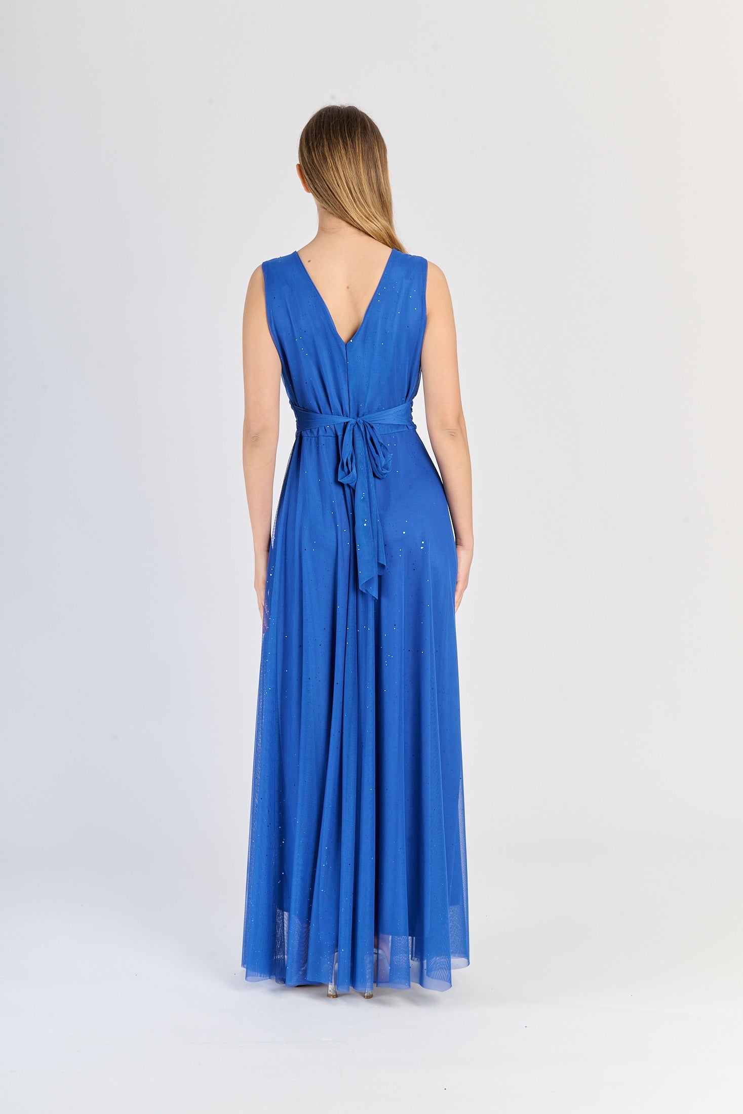 Abito bluette fluviale, design a V - neck e cuciture precise, eleganza intensa.