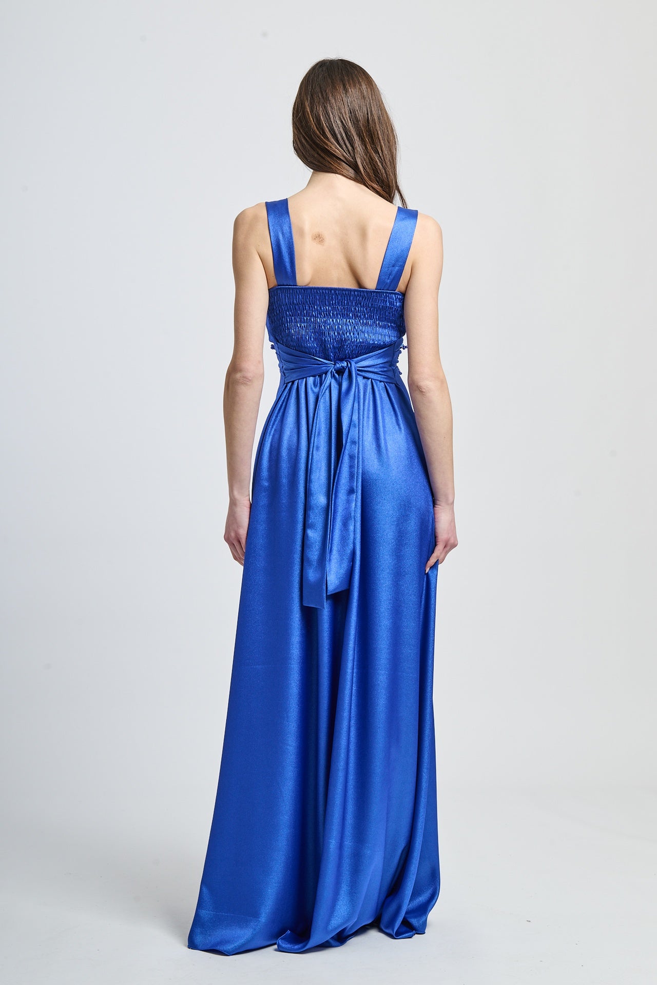 Abito elegante bluette con drappaggi sul busto e gonna fluida