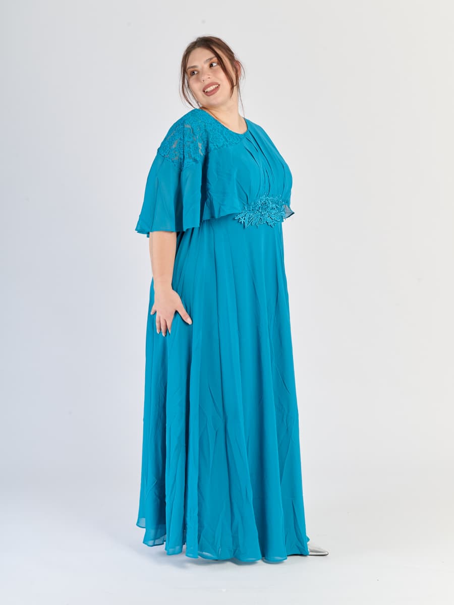 Modello di abito plus size Verde acqua in chiffon con silhouette dritta
