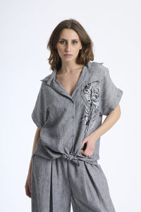 Completo estivo nero, design comfort con camicia tie - front e pantaloni slouchy