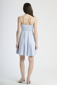 Vestito elegante azzurro, silhouette slim con scollatura a V e fianchi svasati