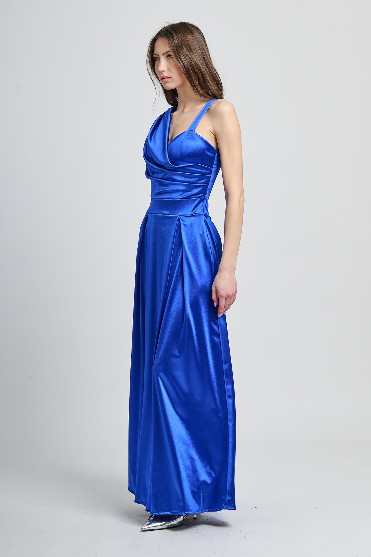Abito da cerimonia bluette con spalla unica e falda fluida