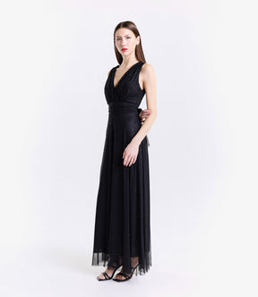 Vestito nero da sera concollo a V e fascia in vita raffinata