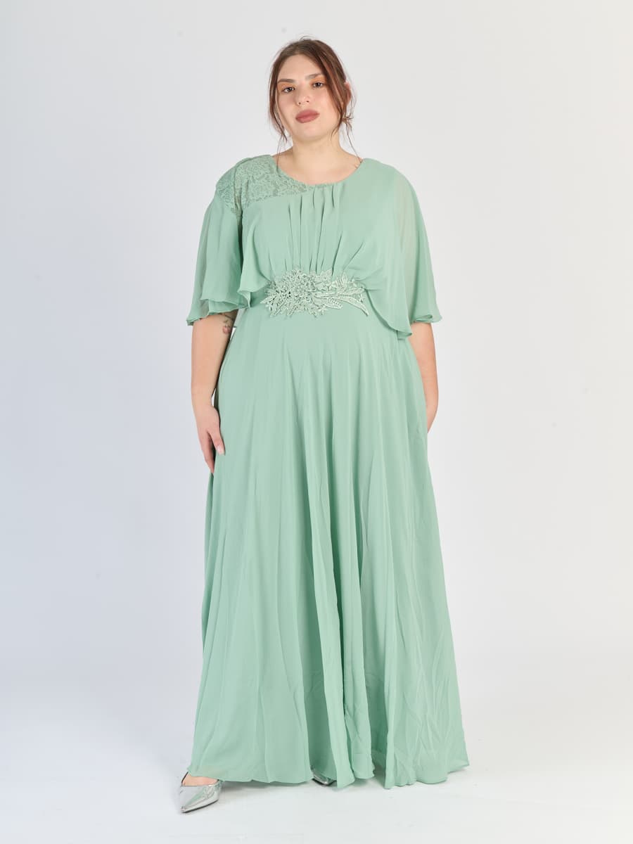 Vestito plus size Salvia con fascia decorativa al busto e tessuto liscio