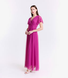 Tulle ciliegio dolce, scollo profondo, maniche ruffle, atmosfera romantica