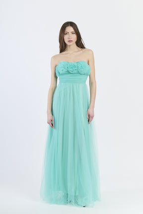 Abito formale Tiffany con tulle lustrato, scollo a barca e silhouette leggera, adatto per serate all’aperto e trendy