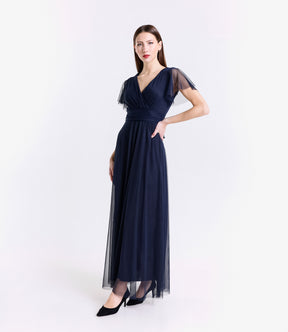 Tulle blu scuro lussuoso, scollo profondo, maniche ruffle, atmosfera sofisticata