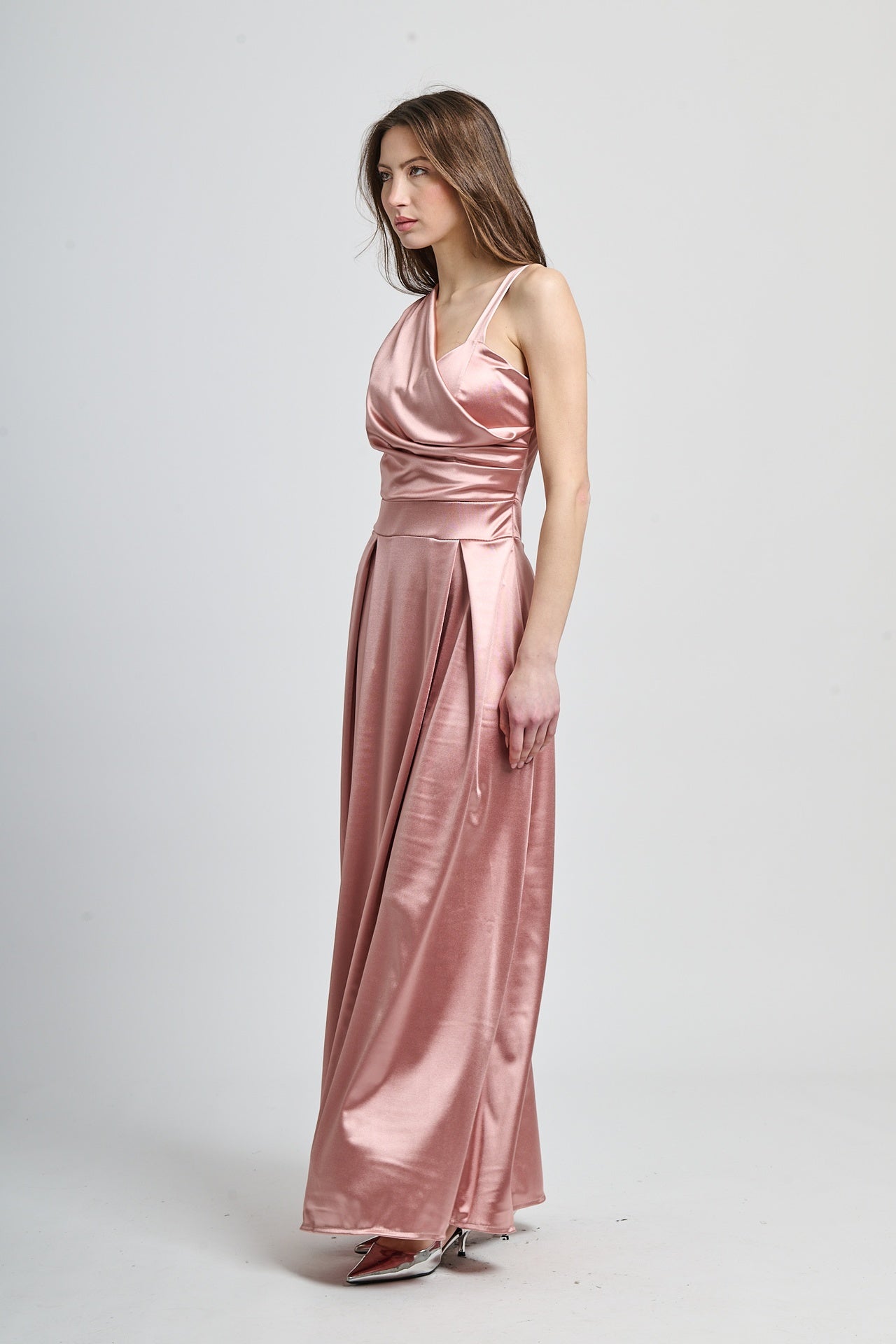 Abito da cerimonia rosa antico con spalla unica e falda fluida