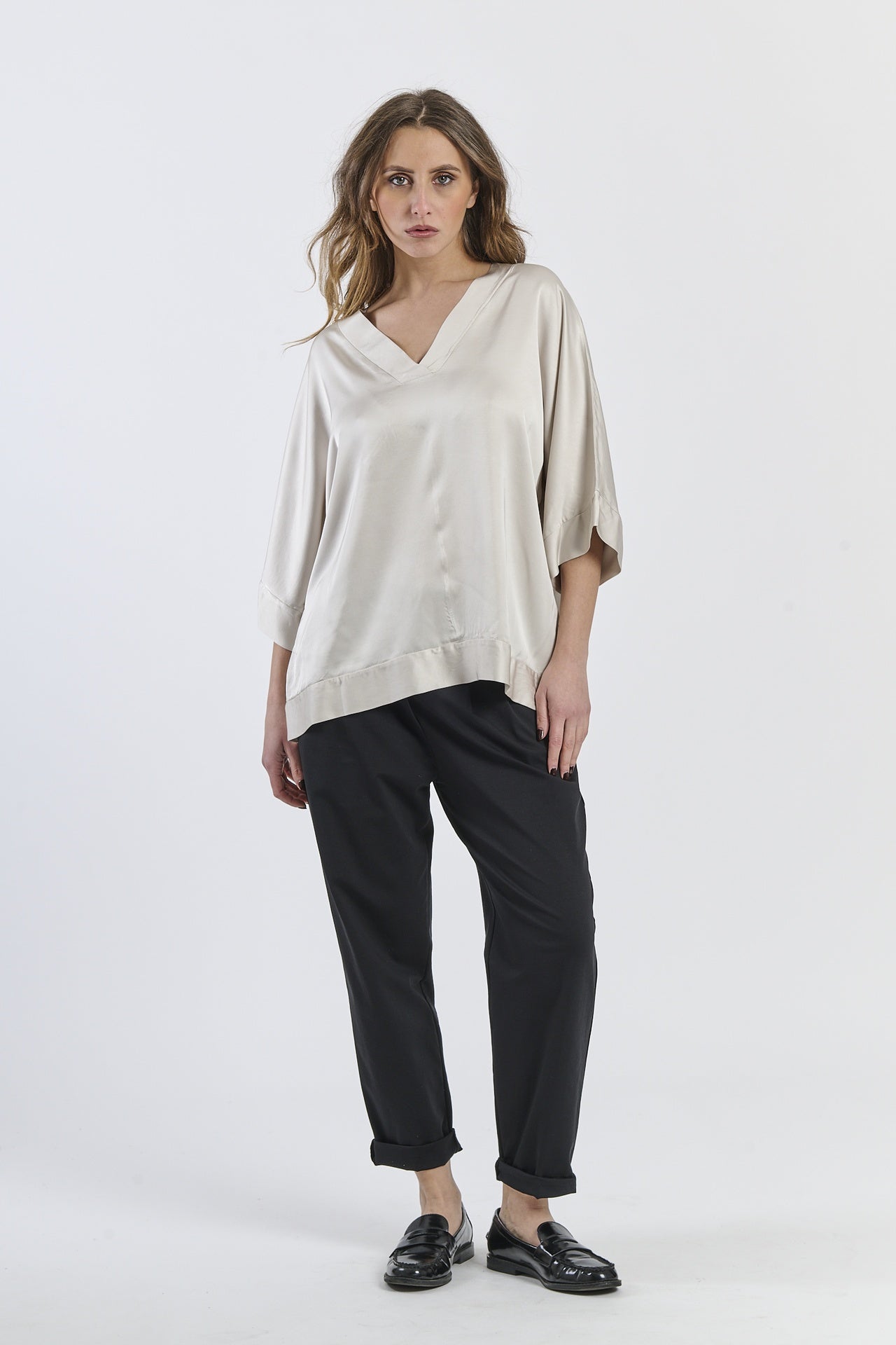 Tunica beige classica per abbigliamento quotidiano