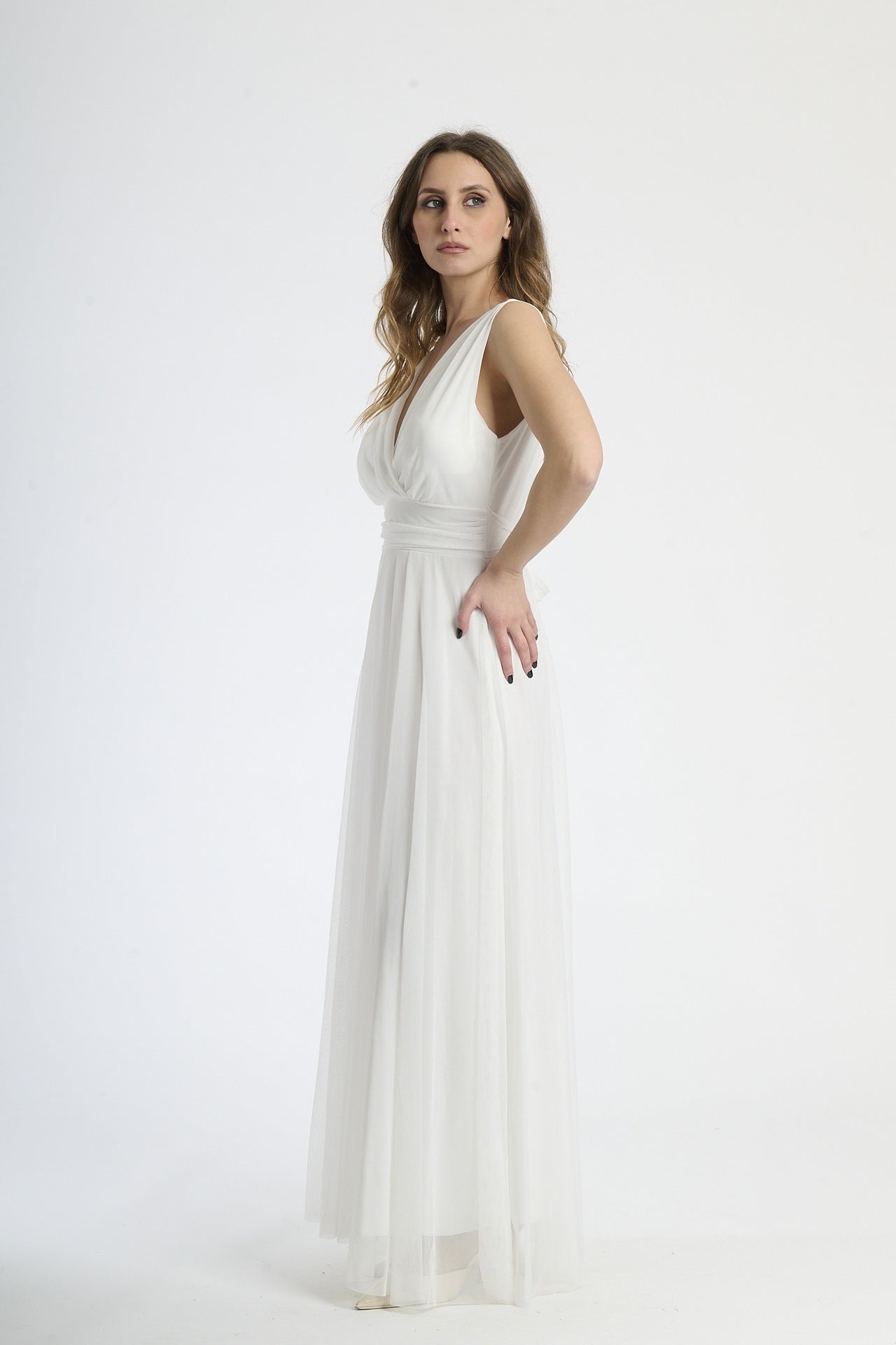 Robe bianco romantico conspalline svitate e gonna fluida in pizzo