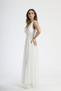 Robe bianco romantico conspalline svitate e gonna fluida in pizzo