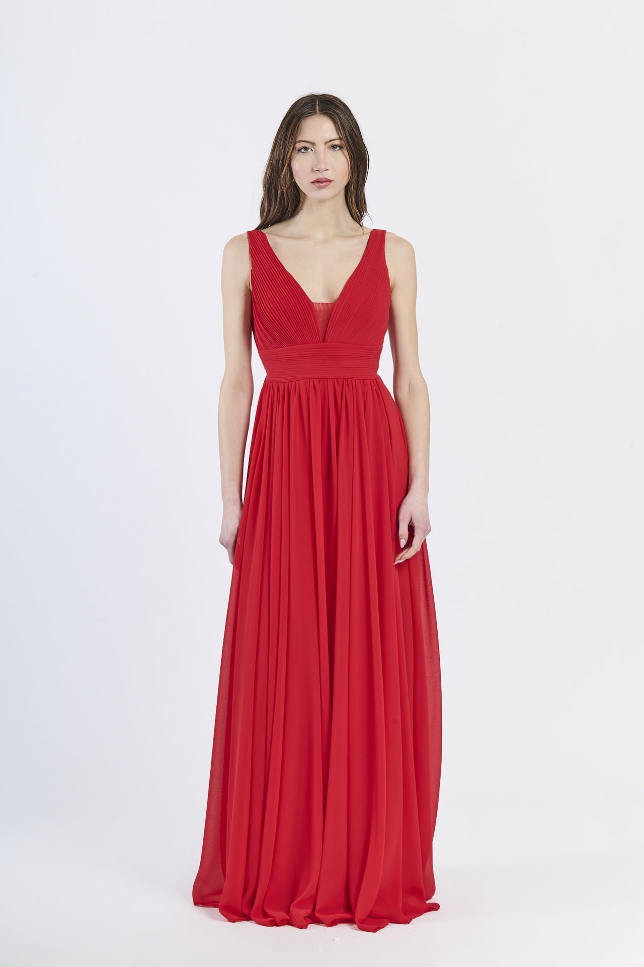 Abito elegante rosso, design passionale con falda ampia e tessuto trasparente
