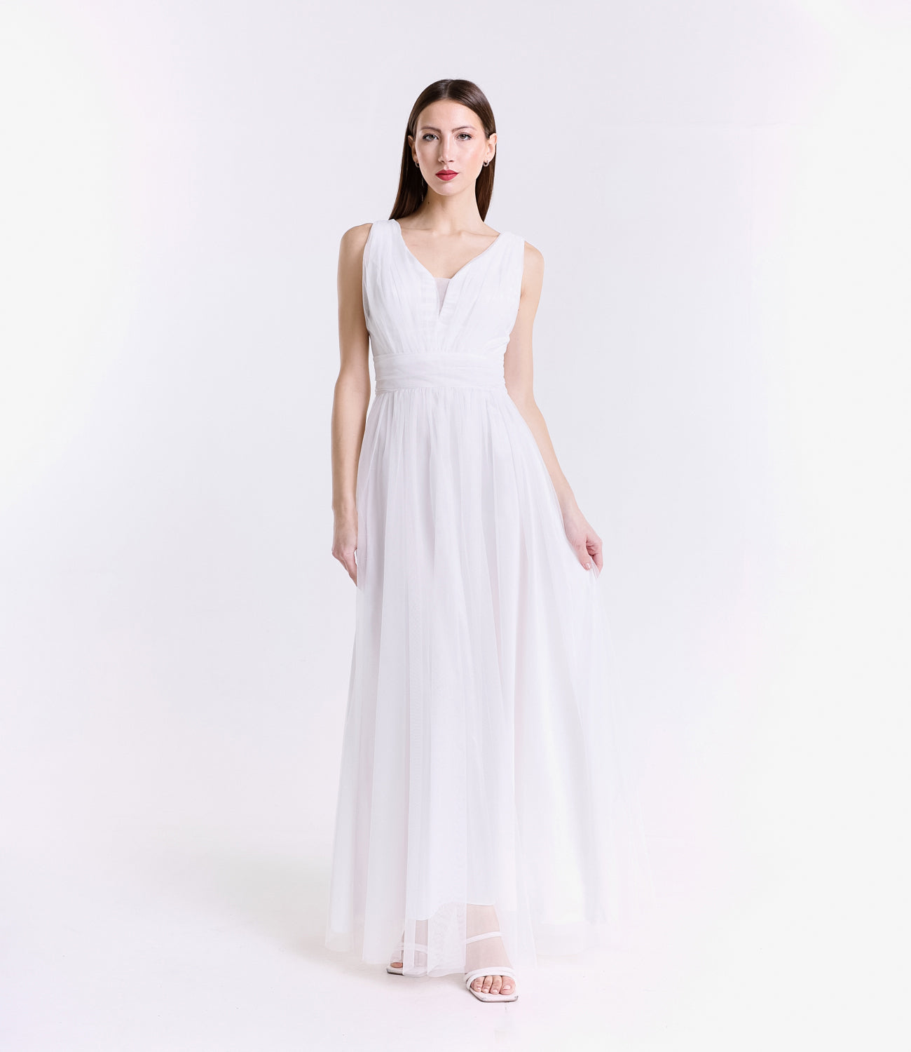 Abito da sposa bianco in tulle, puro e romantico per il grande giorno