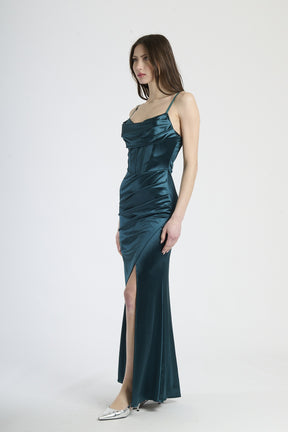 Vestito formale verde.S, tessuto liscio con dettagli stilizzati e apertura