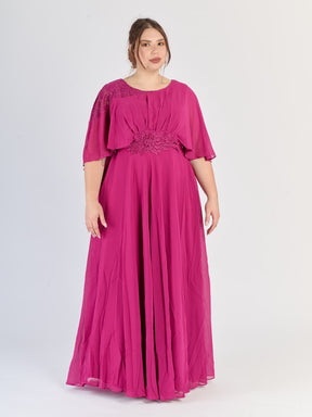 Vestito plus size Magneta con fascia decorativa al busto e tessuto lucido