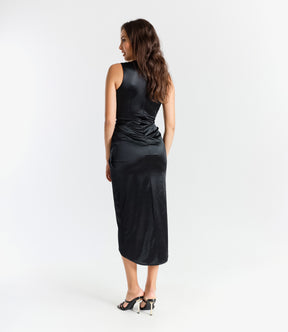 Abito formale nero in raso, ideale per serate glamour
