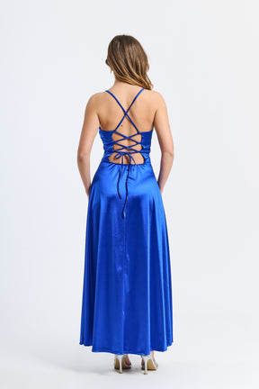 Abito elegante bluette con raso satinato, spalline sottili e silhouette dritta, perfetto per eventi formali e notturne