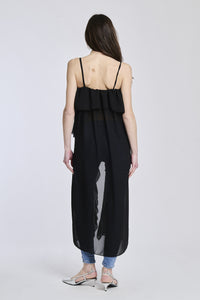 Top in nero con un tessuto lucido e seducente, che crea un look glamour e elegante.