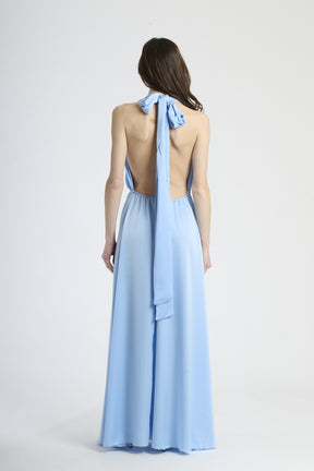 Vestito elegante in tonalità azzuro, modello senza spalline e colletto a imbuto