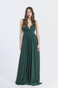 Abito lungo verde.S in tulle fluido, scollo a V profondo e vita incontrita