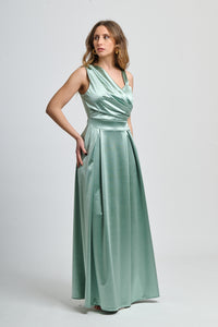 Abito da cerimonia salvia con spalla unica e falda fluida