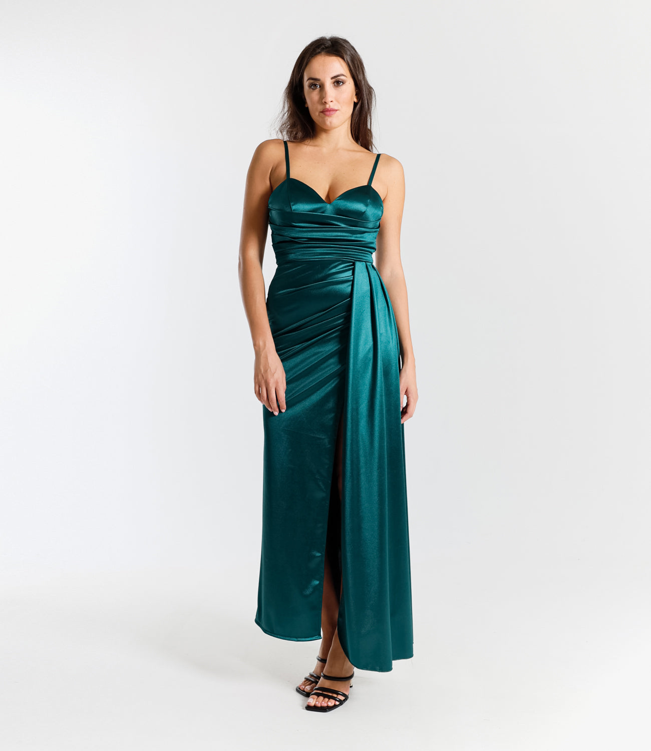 Abito elegante verde.S con raso satinato, spalline sottili e slittino sobrio
