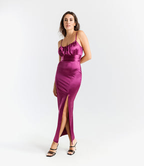 Abito elegante ciliegio, design avvolgente con vita incontrita