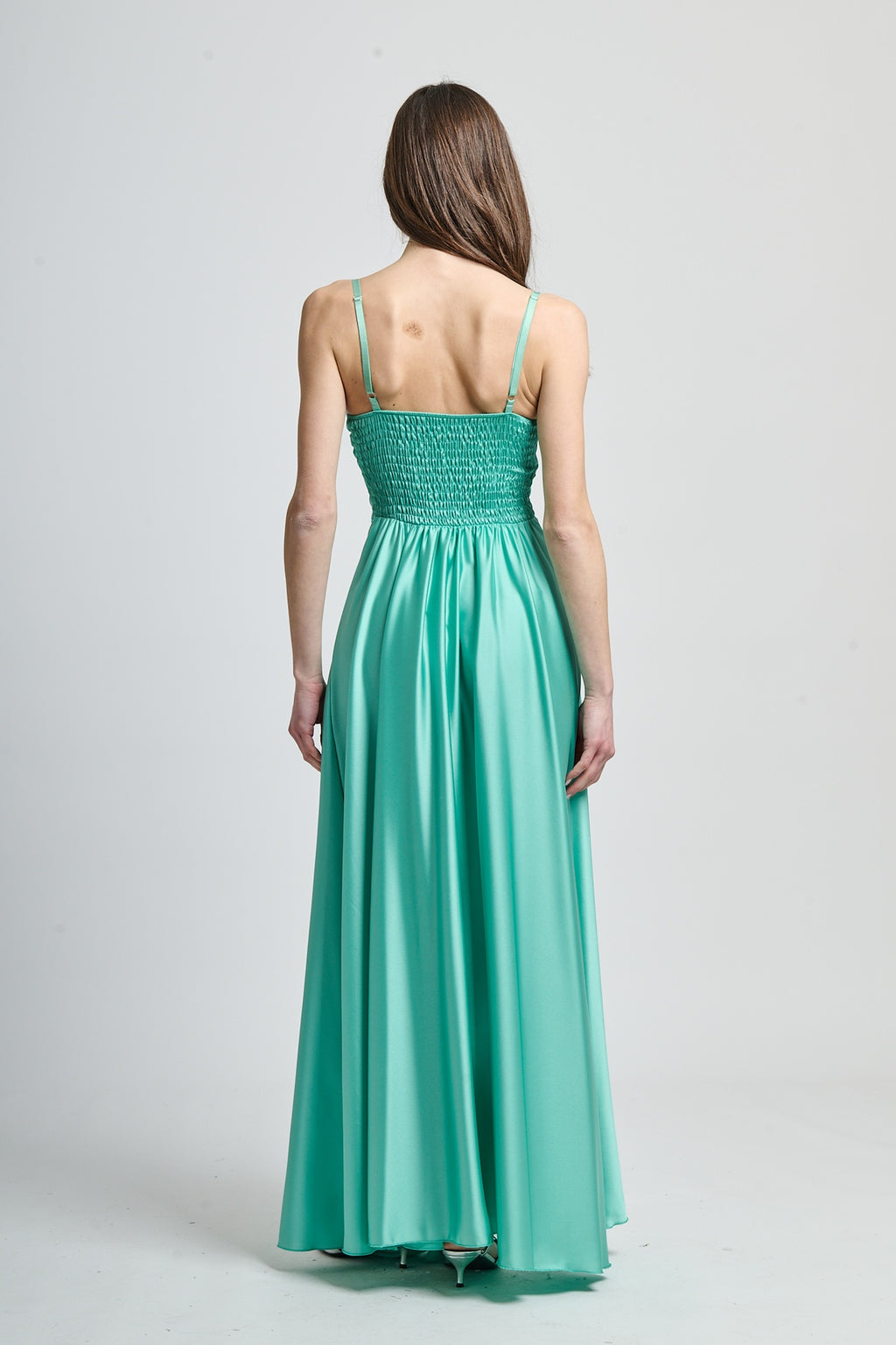 Abito elegante Tiffany, tessuto satinato con falda ampia e fluida